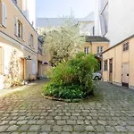 Comme Une Maison Sur L\'Ile Saint Louis